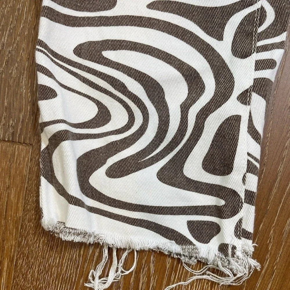 SHEIN Brown White Psychedelic Swirl Hi Rise Straight Leg‎ Raw Hem Jeans Size S 4